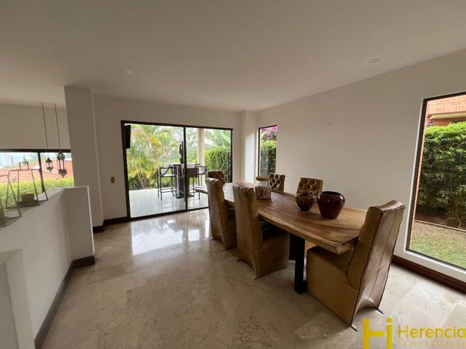 Casa de 4 alcobas en arriendo en Medellín, 378 m² · foto 13 de 24