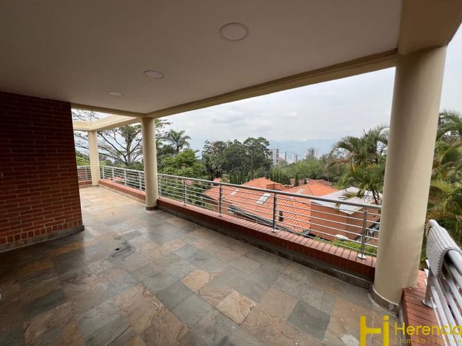 Casa de 4 alcobas en arriendo en Medellín, 378 m² · foto 20 de 24