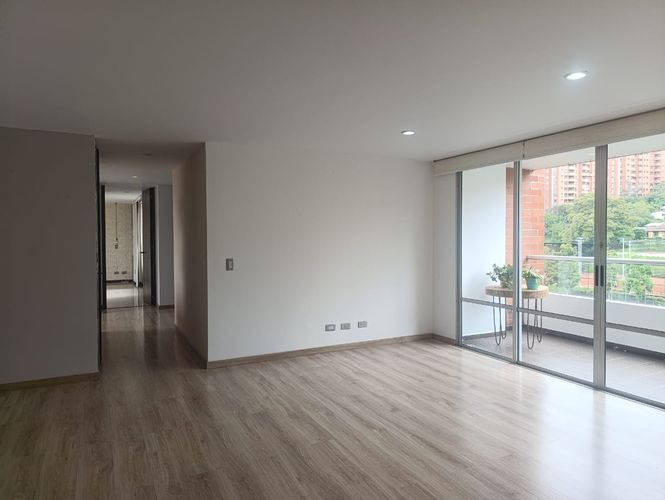 Apartamento de 3 alcobas en arriendo en San Lucas, Medellín, 136 m² · foto 4 de 20