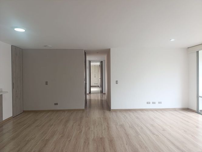 Apartamento de 3 alcobas en arriendo en San Lucas, Medellín, 136 m² · foto 5 de 20