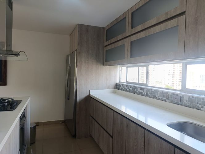 Apartamento de 3 alcobas en arriendo en San Lucas, Medellín, 136 m² · foto 7 de 20