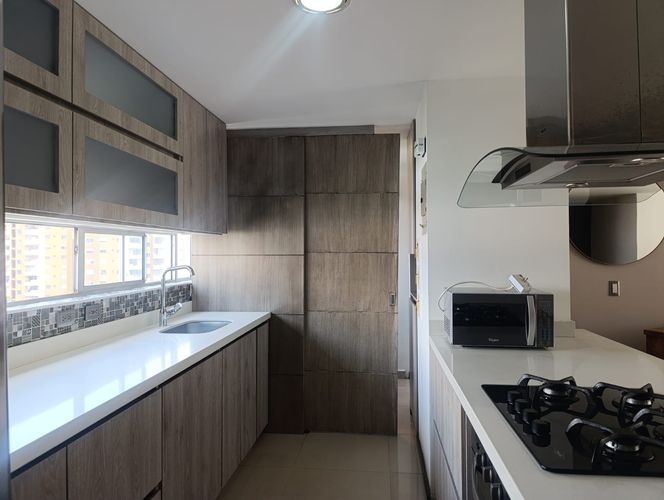 Apartamento de 3 alcobas en arriendo en San Lucas, Medellín, 136 m² · foto 8 de 20