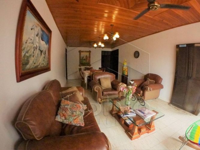 Casa de 3 alcobas en venta en Urb. Rosendo Garces, Montería, 400 m² · foto 5 de 24