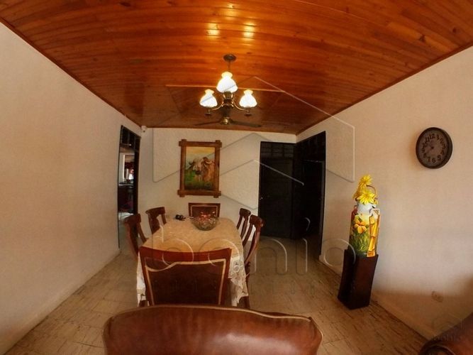 Casa de 3 alcobas en venta en Urb. Rosendo Garces, Montería, 400 m² · foto 7 de 24