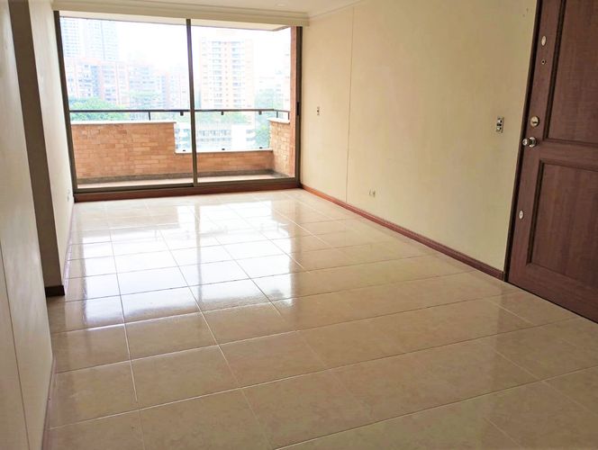 Apartamento de 3 alcobas en arriendo en El Poblado, Medellín, 112 m² · foto 2 de 19
