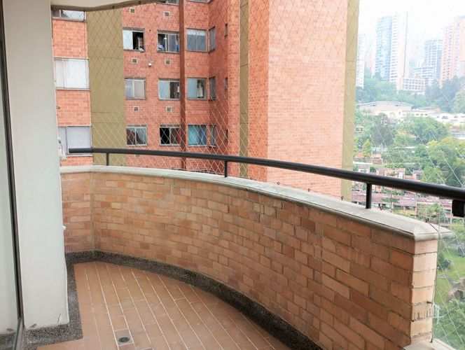 Apartamento de 3 alcobas en arriendo en El Poblado, Medellín, 112 m² · foto 18 de 19