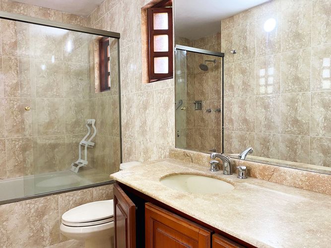 Casa de 4 alcobas en venta en Llano Grande, Rionegro, 320 m² · foto 17 de 18