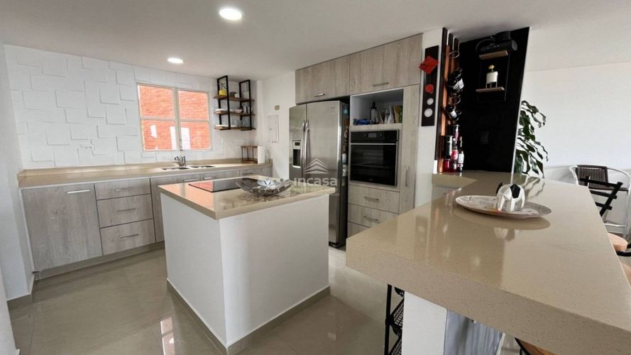Apartamento de 2 alcobas en venta en Bellavista, Cali, 116 m² · foto 8 de 24