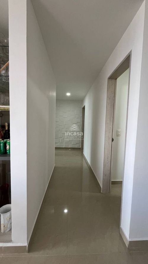 Apartamento de 2 alcobas en venta en Bellavista, Cali, 116 m² · foto 10 de 24