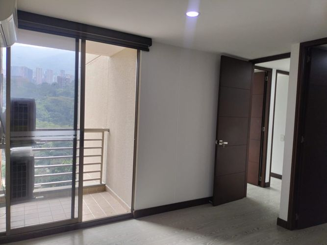 Apartamento de 3 alcobas en arriendo en El Poblado, Medellín, 123 m² · foto 14 de 20