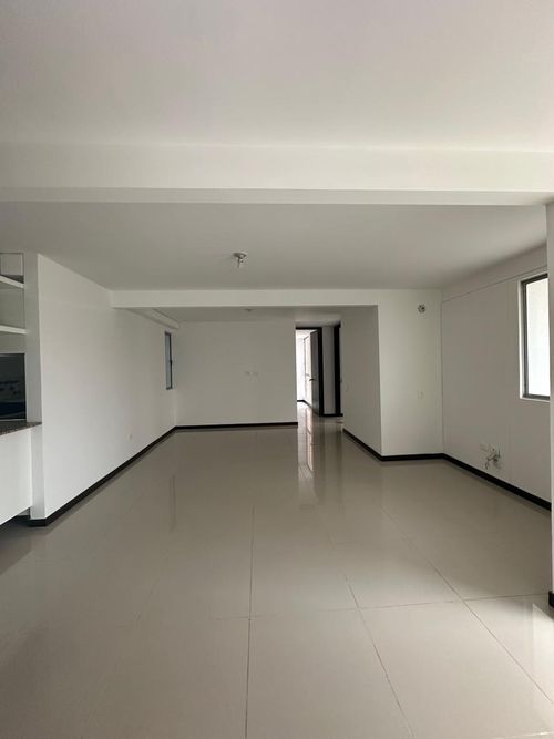Apartamento de 3 alcobas en venta en Conjunto Residencial El Bosque, Cali, 100 m² · foto 2 de 19
