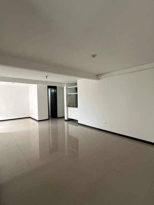 Apartamento de 3 alcobas en venta en Conjunto Residencial El Bosque, Cali, 100 m² · foto 7 de 19