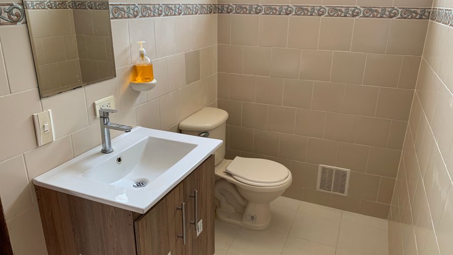 Casa de 6 alcobas en venta en Ricaurte, 1868 m² · foto 15 de 24