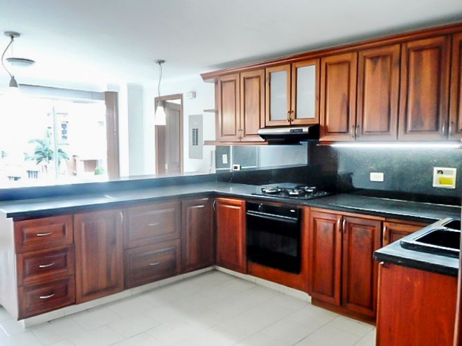 Casa de 3 alcobas en venta en El Poblado, Medellín, 340 m² · foto 6 de 15