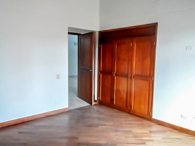 Casa de 3 alcobas en venta en El Poblado, Medellín, 340 m² · foto 12 de 15