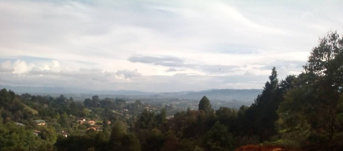 Lote en venta en La Clara, Guarne, 1834 m² · foto 2 de 7