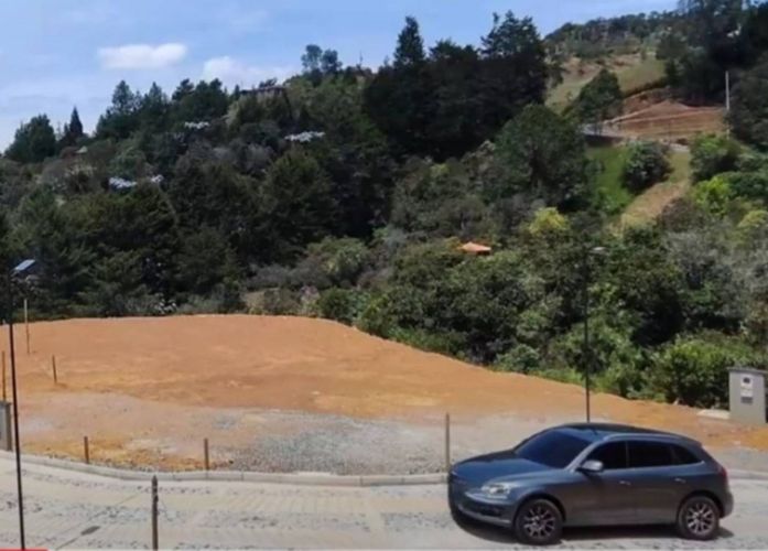 Lote en venta en La Clara, Guarne, 1834 m² · foto 6 de 7