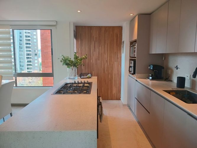 Apartamento de 3 alcobas en arriendo en El Poblado, Medellín, 125 m² · foto 7 de 19