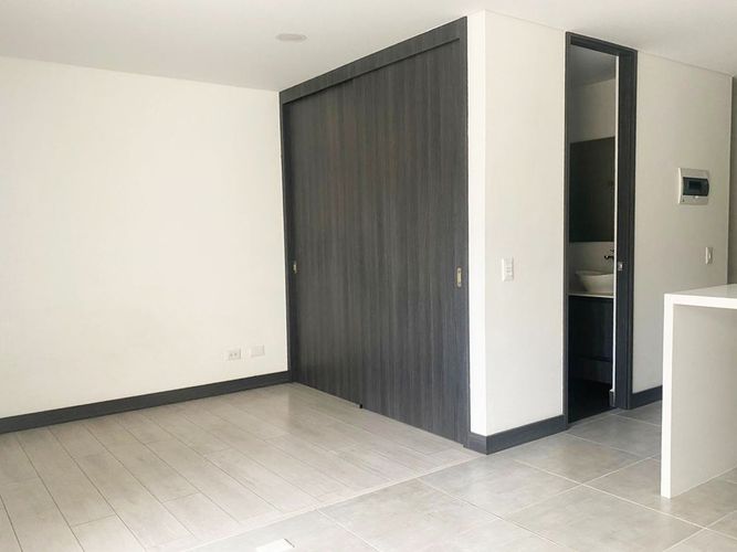 Apartamento en venta en El Poblado, Medellín · foto 2 de 13