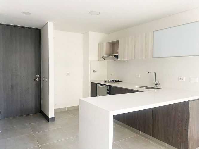Apartamento en venta en El Poblado, Medellín · foto 3 de 13