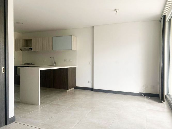 Apartamento en venta en El Poblado, Medellín · foto 6 de 13
