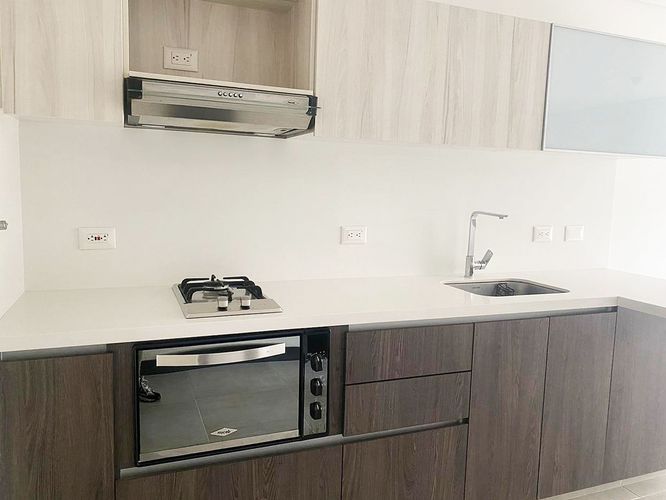 Apartamento en venta en El Poblado, Medellín · foto 8 de 13