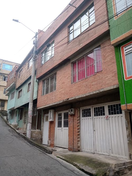 Casa de 10 alcobas en venta en Arborizadora Baja, Bogotá, 280 m² · foto 4 de 21