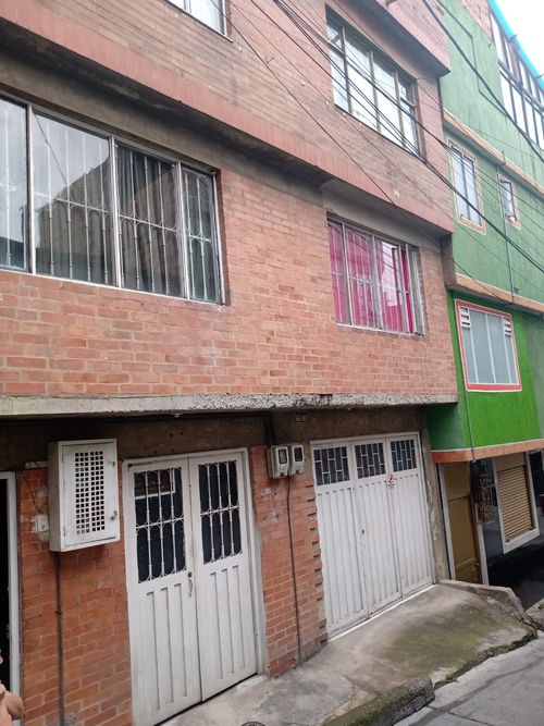 Casa de 10 alcobas en venta en Arborizadora Baja, Bogotá, 280 m² · foto 3 de 21