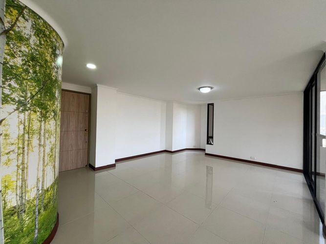Apartamento de 3 alcobas en arriendo en El Poblado, Medellín, 157 m² · foto 3 de 16
