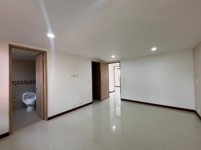 Apartamento de 3 alcobas en arriendo en El Poblado, Medellín, 157 m² · foto 9 de 16