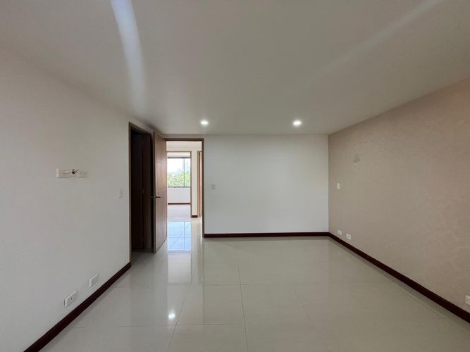 Apartamento de 3 alcobas en arriendo en El Poblado, Medellín, 157 m² · foto 10 de 16