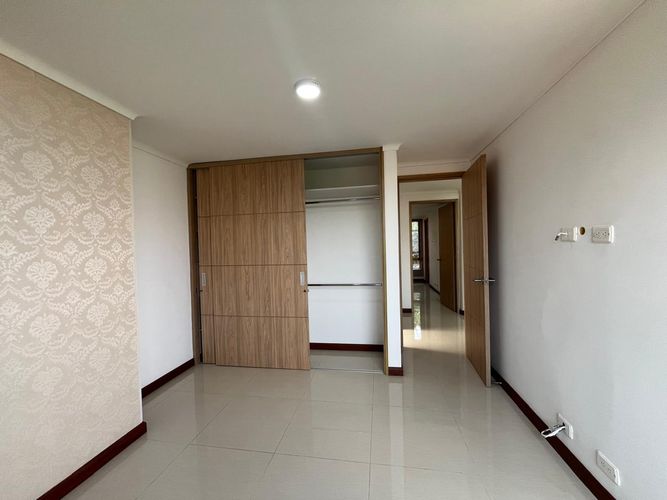 Apartamento de 3 alcobas en arriendo en El Poblado, Medellín, 157 m² · foto 11 de 16