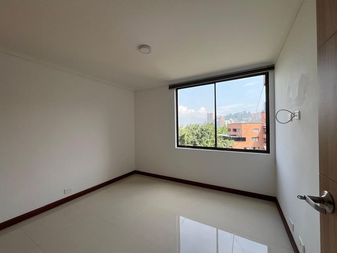 Apartamento de 3 alcobas en arriendo en El Poblado, Medellín, 157 m² · foto 12 de 16