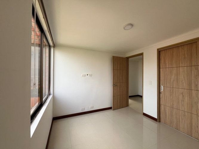 Apartamento de 3 alcobas en arriendo en El Poblado, Medellín, 157 m² · foto 14 de 16