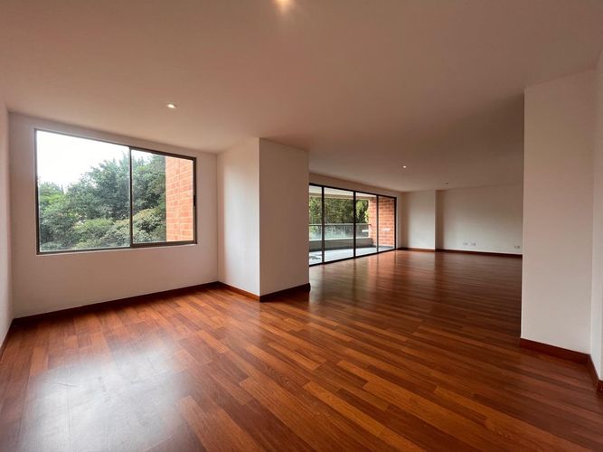 Apartamento de 3 alcobas en arriendo en El Poblado, Medellín, 215 m² · foto 3 de 20