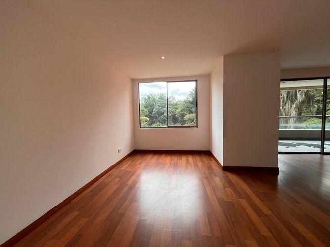 Apartamento de 3 alcobas en arriendo en El Poblado, Medellín, 215 m² · foto 4 de 20