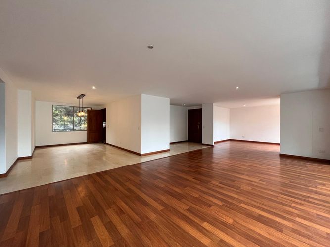 Apartamento de 3 alcobas en arriendo en El Poblado, Medellín, 215 m² · foto 5 de 20