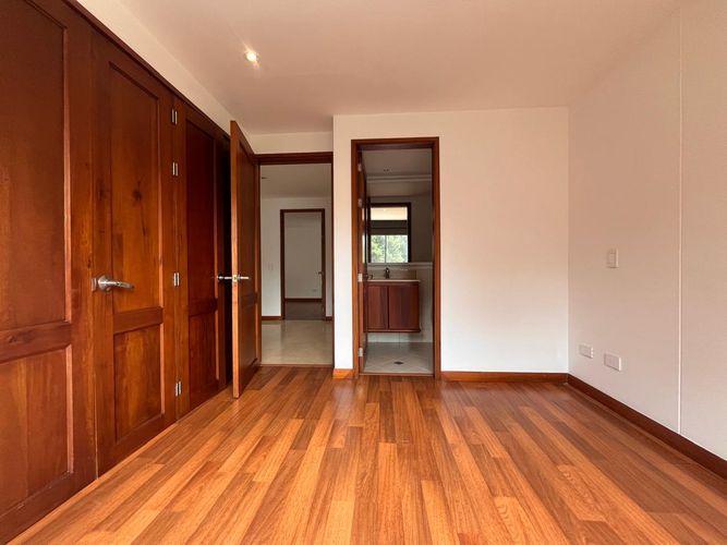 Apartamento de 3 alcobas en arriendo en El Poblado, Medellín, 215 m² · foto 16 de 20