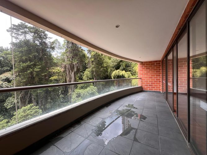 Apartamento de 3 alcobas en arriendo en El Poblado, Medellín, 215 m² · foto 20 de 20
