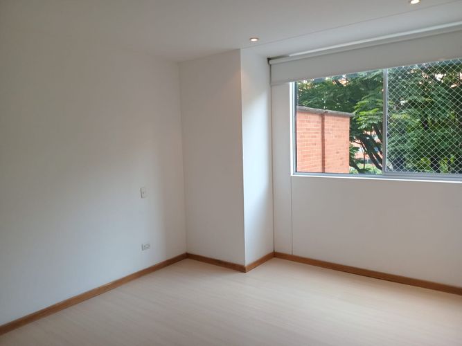 Apartamento de 3 alcobas en venta en Los Naranjos, Medellín, 128 m² · foto 9 de 19