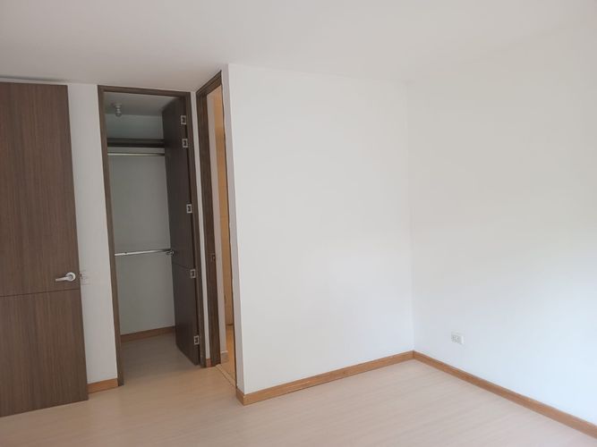 Apartamento de 3 alcobas en arriendo en Los Naranjos, Medellín, 128 m² · foto 13 de 19