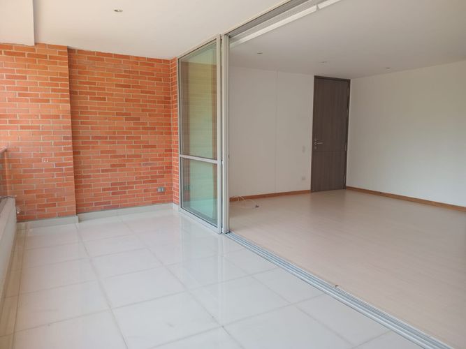 Apartamento de 3 alcobas en arriendo en Los Naranjos, Medellín, 128 m² · foto 19 de 19