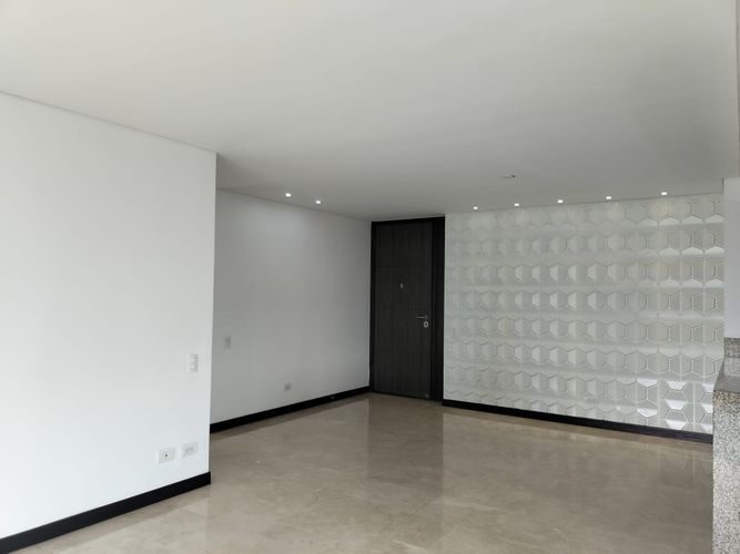 Apartamento de 3 alcobas en arriendo en El Poblado, Medellín, 160 m² · foto 2 de 17