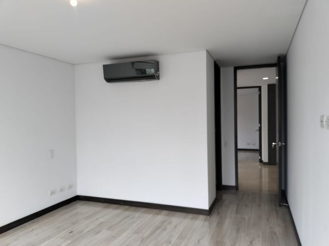 Apartamento de 3 alcobas en arriendo en El Poblado, Medellín, 160 m² · foto 7 de 17