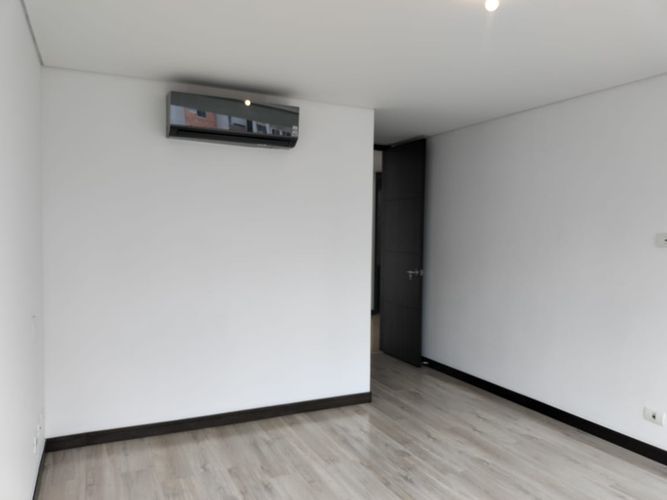 Apartamento de 3 alcobas en arriendo en El Poblado, Medellín, 160 m² · foto 8 de 17