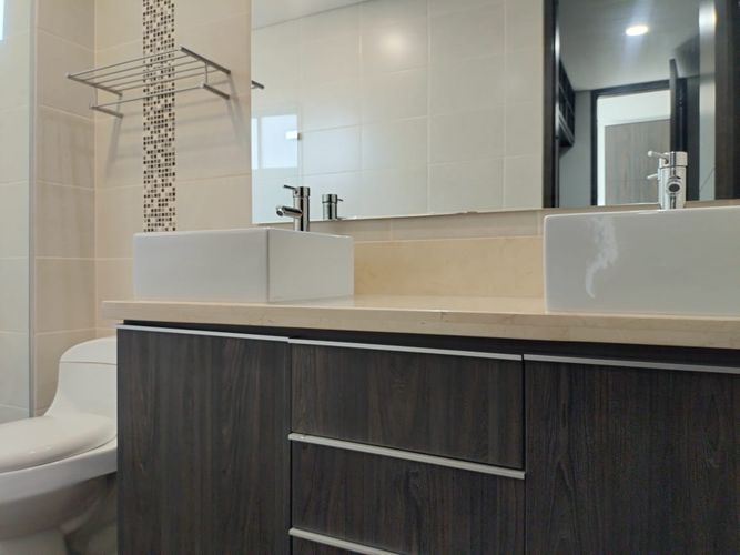 Apartamento de 3 alcobas en arriendo en El Poblado, Medellín, 160 m² · foto 16 de 17