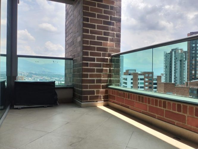 Apartamento de 3 alcobas en arriendo en El Poblado, Medellín, 160 m² · foto 17 de 17