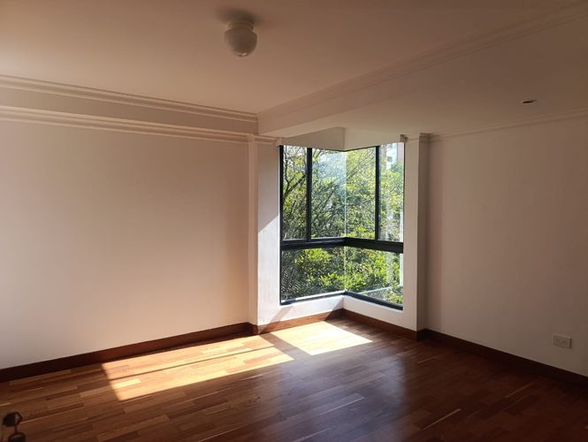 Apartamento de 3 alcobas en arriendo en El Poblado, Medellín, 200 m² · foto 3 de 18