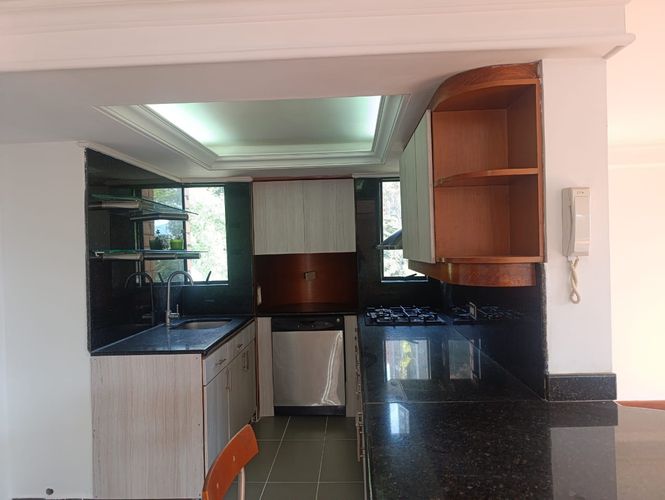 Apartamento de 3 alcobas en arriendo en El Poblado, Medellín, 200 m² · foto 8 de 18