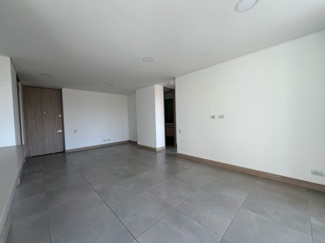 Apartamento de 2 alcobas en arriendo en Cumbres, Envigado, 87 m² · foto 2 de 16